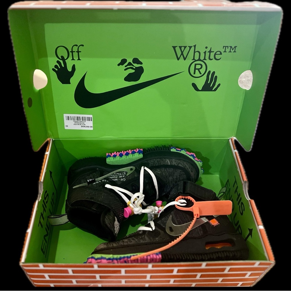 Brand new Nike Off-White Air Force 1’s!! Never worn, comes with box!